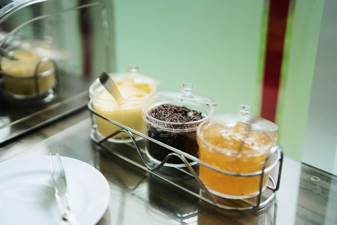 Amaris Hotel Malang Ngoại thất bức ảnh