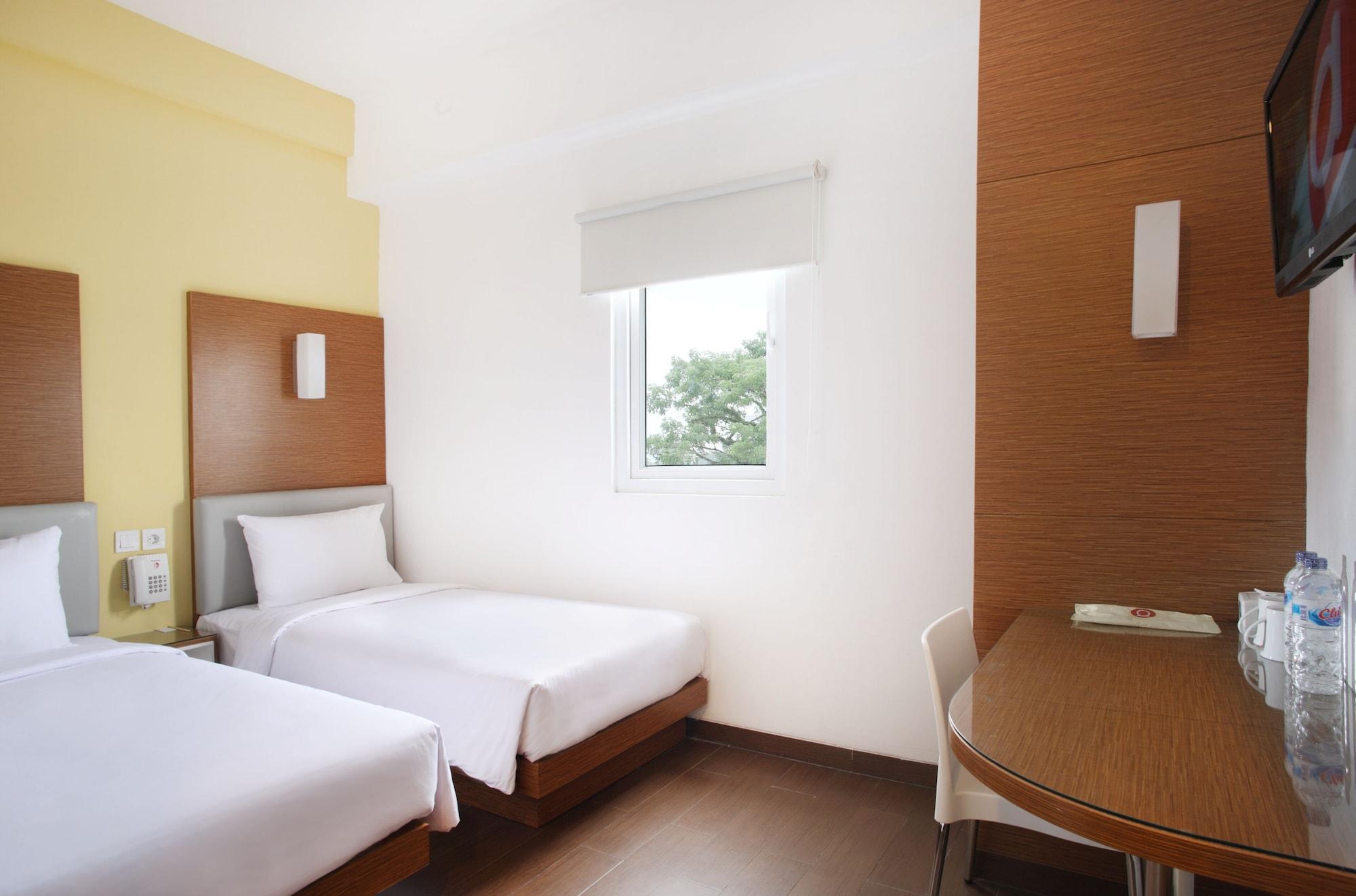 Amaris Hotel Malang Ngoại thất bức ảnh