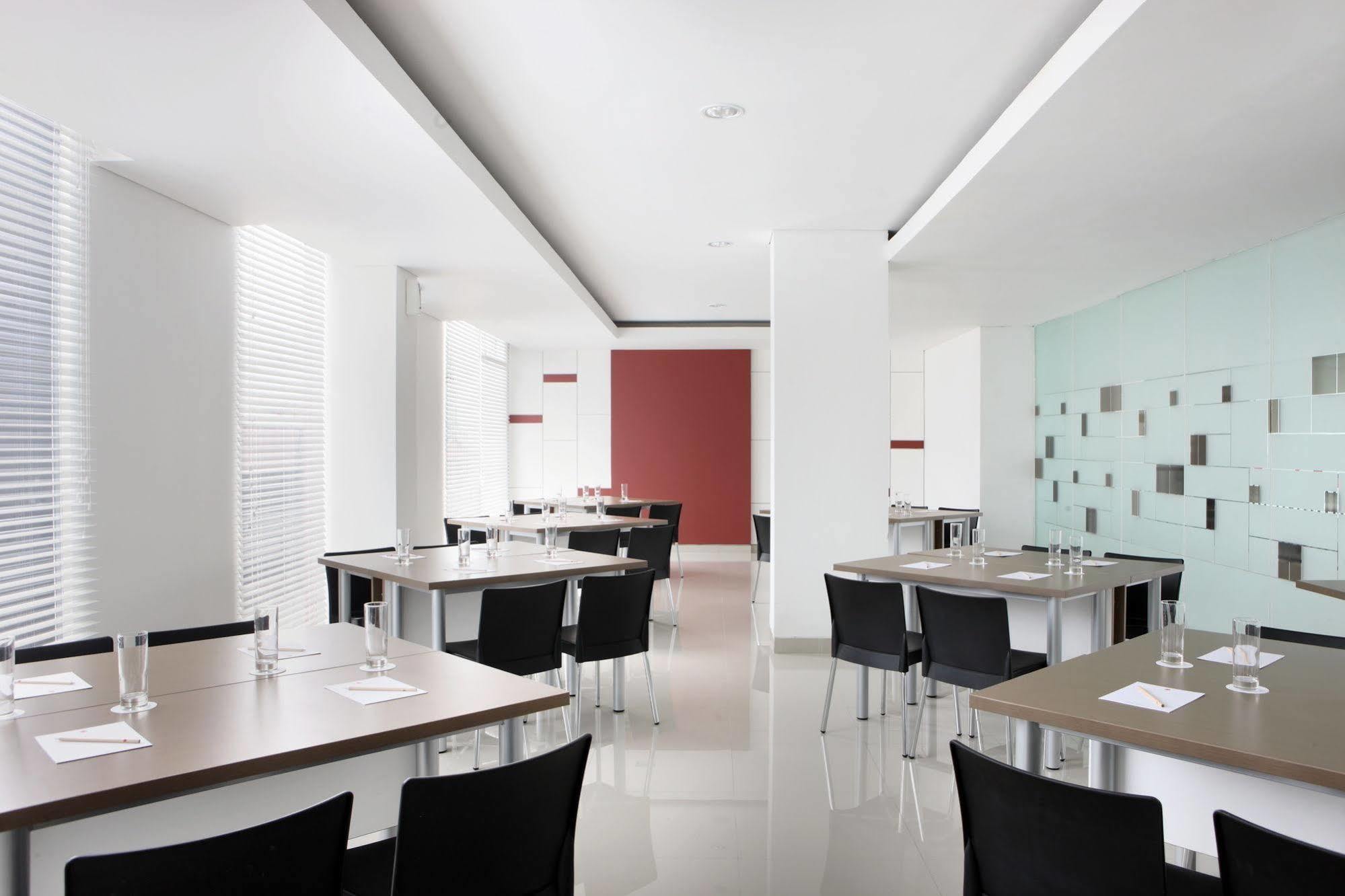 Amaris Hotel Malang Ngoại thất bức ảnh