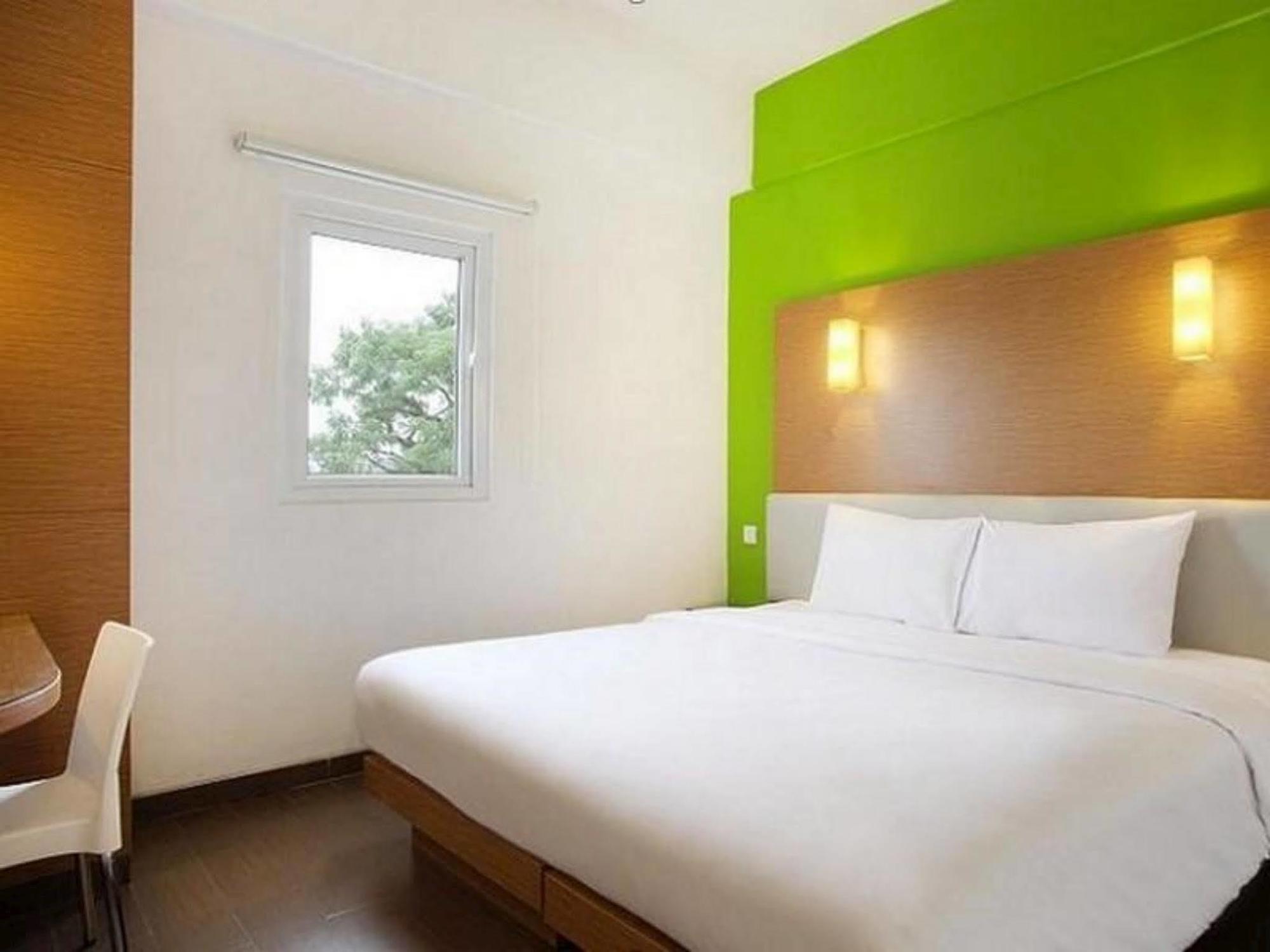 Amaris Hotel Malang Ngoại thất bức ảnh
